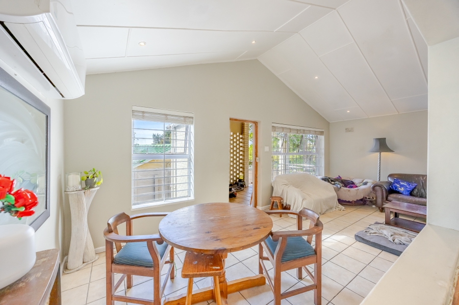 3 Bedroom Property for Sale in Lakeside Western Cape